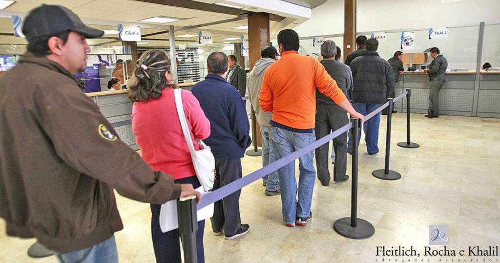 Demora em fila de banco não gera dano moral individual